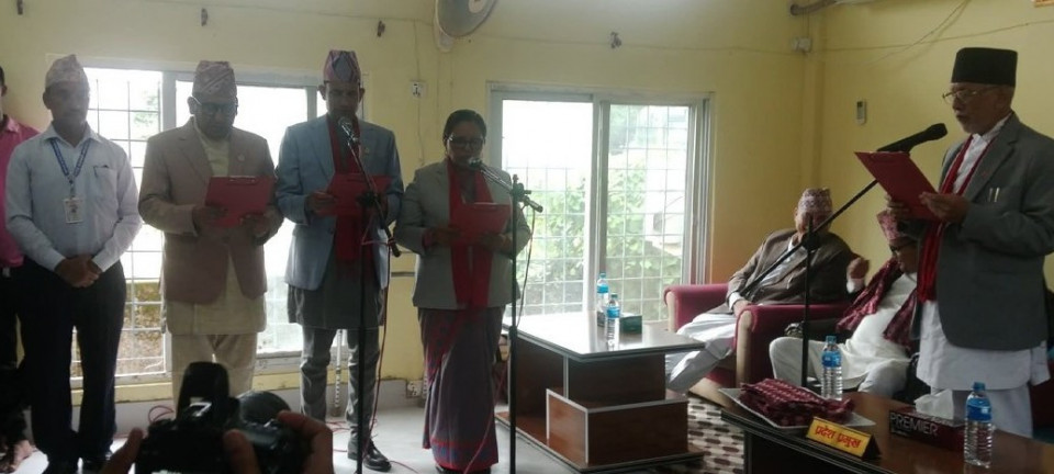 सुदूरपश्चिममा नयाँ सरकार विस्तार, एमालेका ४ मन्त्रीको शपथ