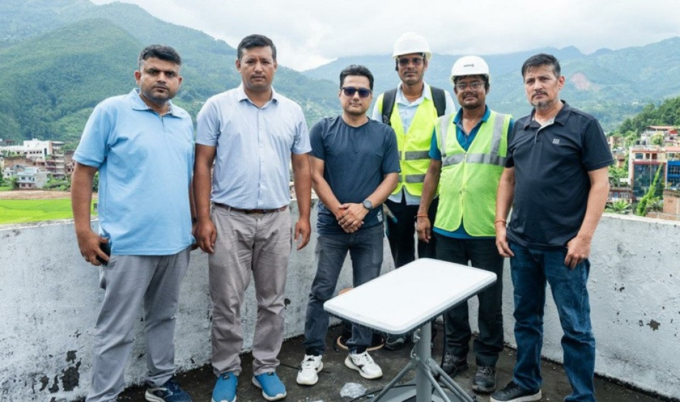 एनसेलले बाढी प्रभावित क्षेत्रमा स्याटलाइट प्रविधिमार्फत सञ्चार सेवा उपलब्ध गराउँदै