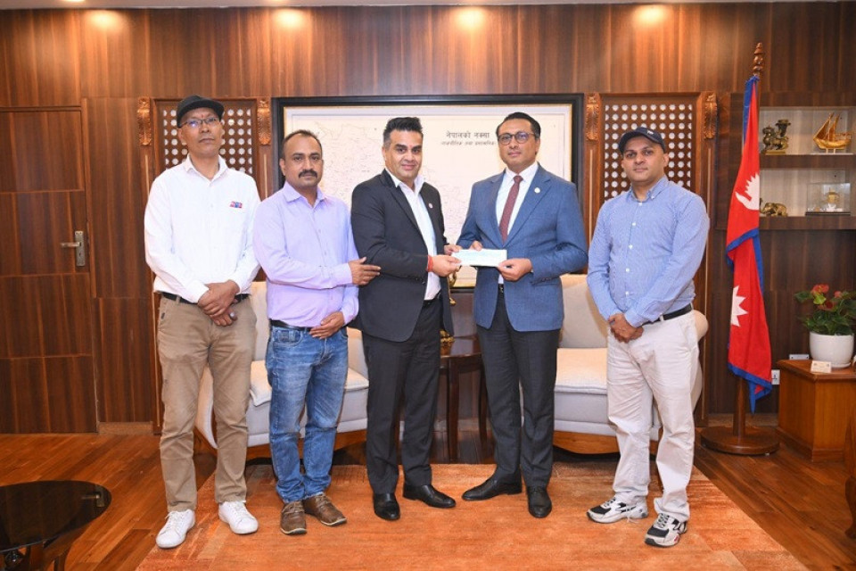 भोटेकोसी बाढीपीडितको राहतका लागि एसटीसी ग्रुपको ५० लाख १ हजार रुपैयाँ सहयोग