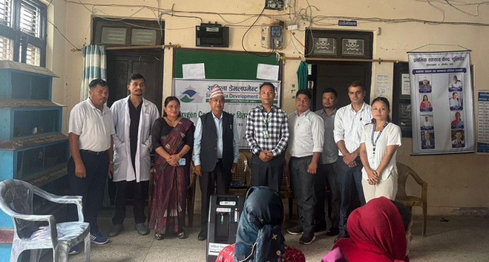 सांग्रिला डेभलपमेन्ट बैंकद्वारा रोल्पाको प्राथमिक स्वास्थ्य केन्द्रलाई अक्सिजन कन्सेन्ट्रेटर हस्तान्तरण