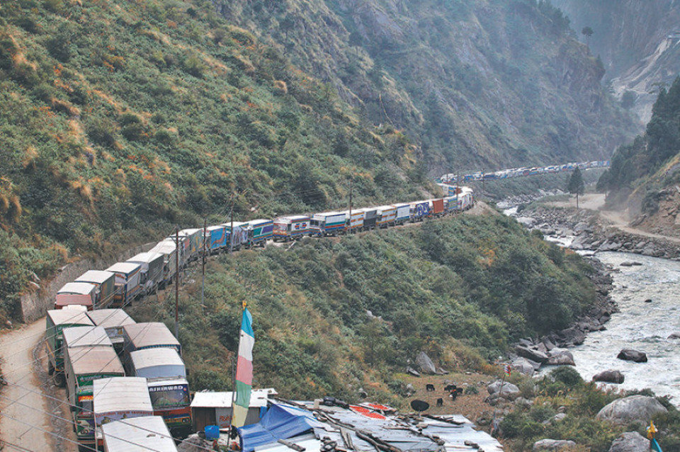 तीन दिनपछि खुल्यो काठमाडौंको ‘आर्थिक लाइफलाइन’, पृथ्वी राजमार्ग दुईतर्फी सञ्चालन