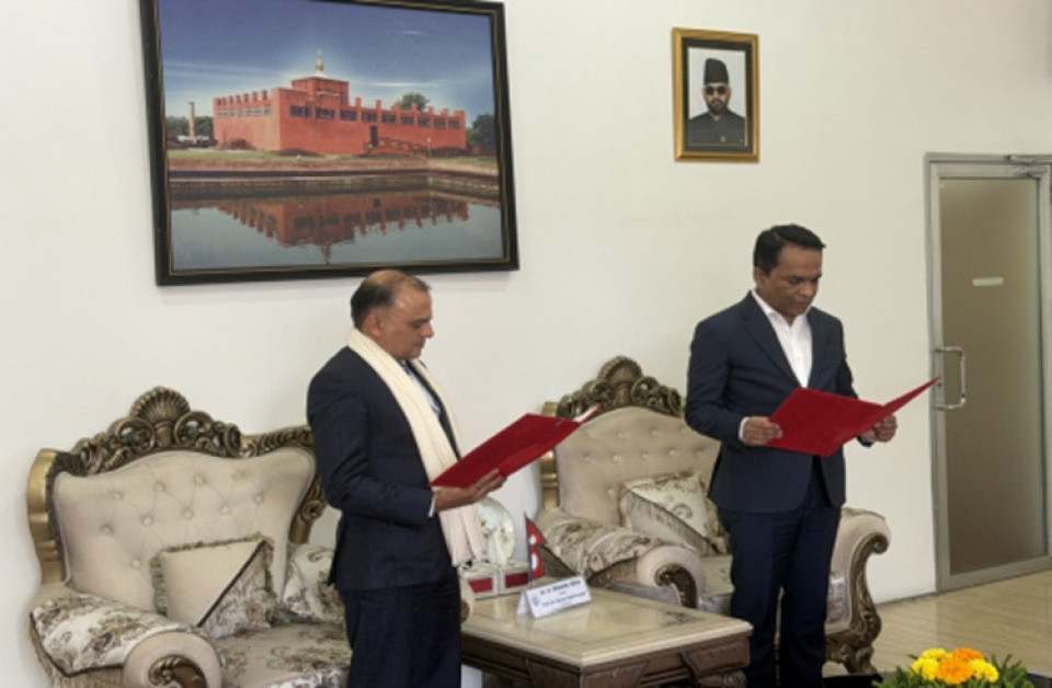 कृषि विकास बैंकको अध्यक्षमा पाण्डेय नियुक्त, गर्भनरबाट लिए सपथ