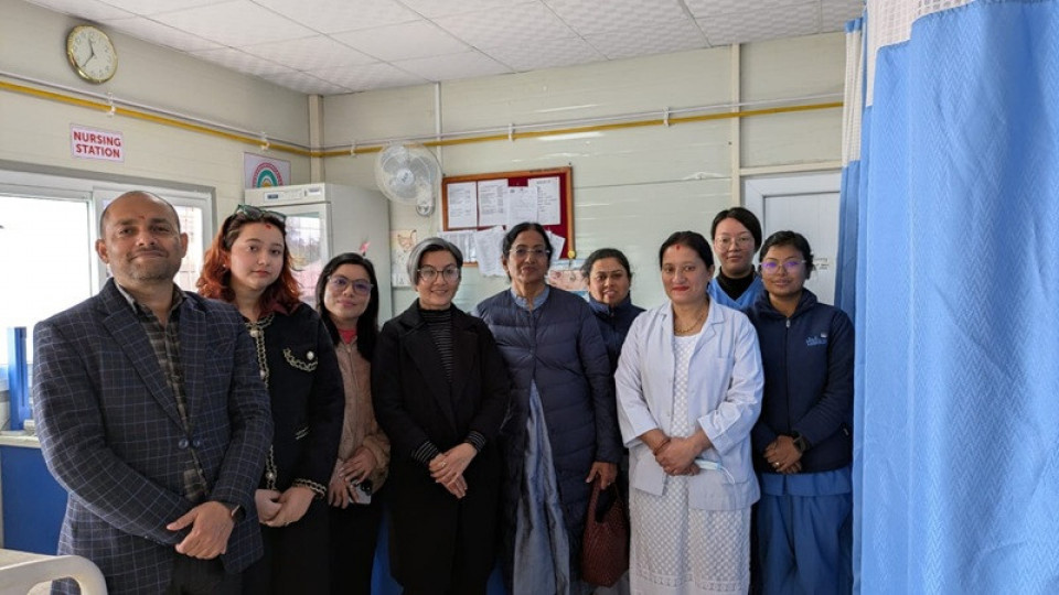 रमेश गुप्ता मेमोरियल ट्रस्टद्वारा महालक्ष्मी विकास बैंकसँगको सहकार्यमा भक्तपुर क्यान्सर अस्पताललाई विद्युतीय आईसीयू बेड प्रदान