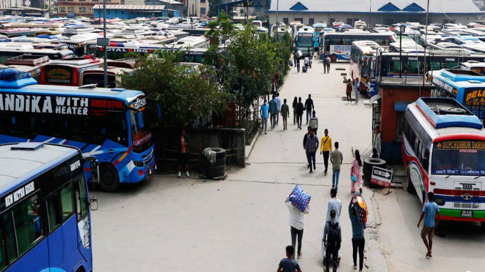 दशैंअघि सार्वजनिक यातायातको भाडा २% घट्यो