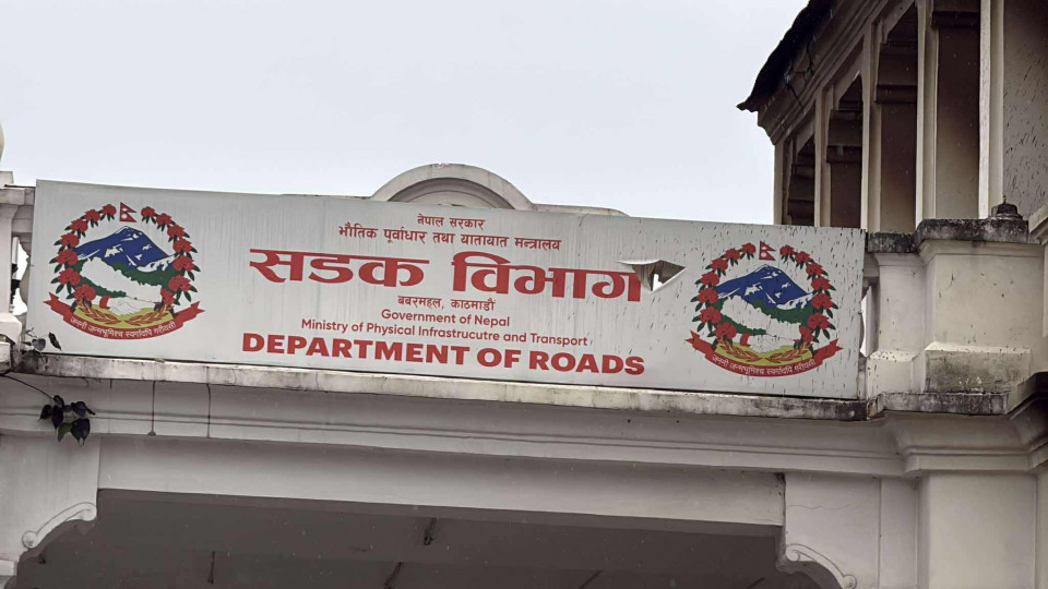 दसैँअगावै बाढीले क्षतिग्रस्त मुख्य राजमार्गका पुल सञ्चालनमा ल्याउने तयारी