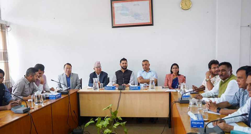 भोटेकोशी विपद्पछि दलहरू फेरि एक ठाउँमा, सिंहदरबारमा सर्वदलीय बैठक सुरु