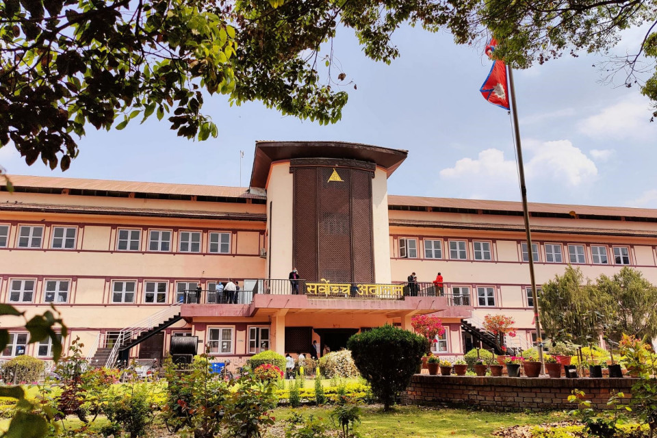 सर्वोच्चको ‘ब्रेक’पछि संविधान संशोधनको बाटो पुरानै, सांसदलाई विशेष कानुनी छाता दिने व्यवस्था पनि रोकियो