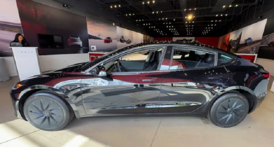 चिनमा निर्मित टेस्ला ब्राण्डको ईभी कारको बिक्री ९.९% ले घट्यो