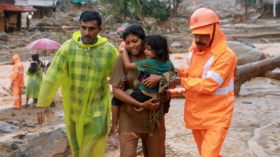 भारतको केरला राज्यमा आएको पहिरोका कारण कम्तिमा ८४ जनाको मृत्यु